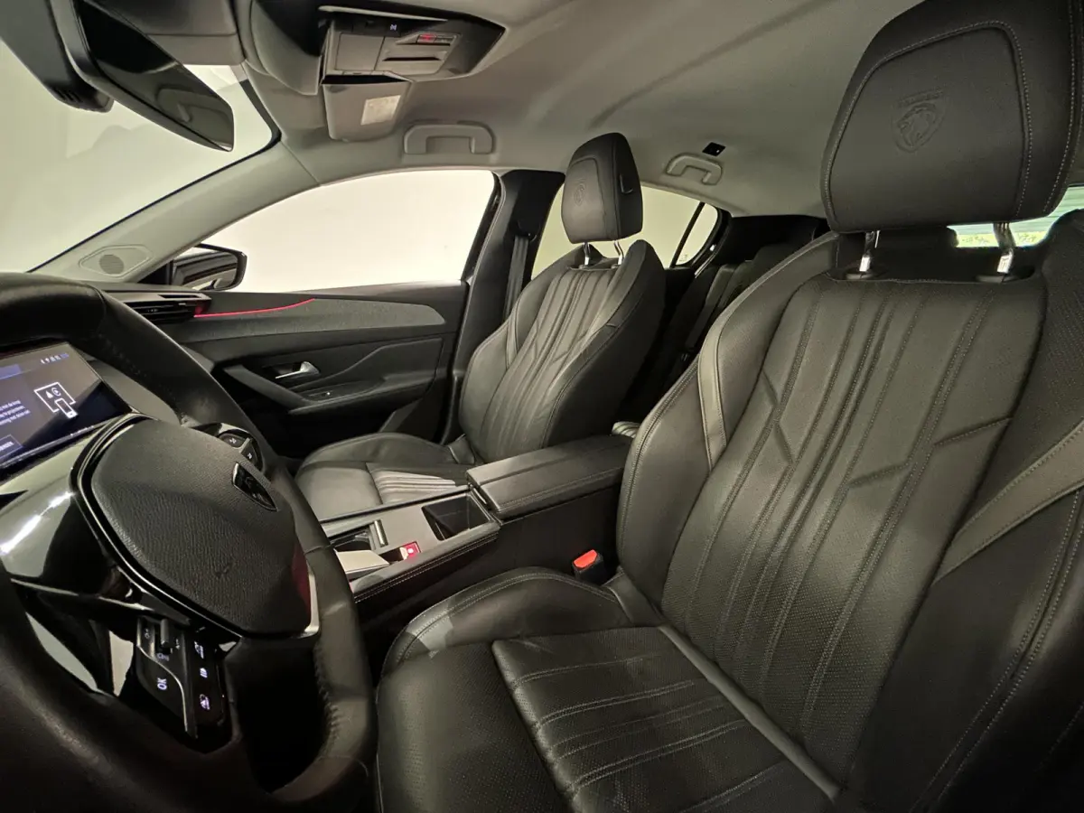 1.2 PureTech Allure | Automaat | Leren Stoelen | Elek. Verstelbare Stoelen | 360 Camera's | Apple Carplay/Android Auto |