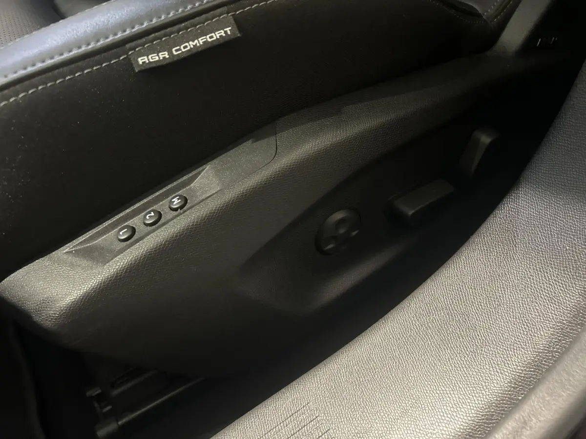1.2 PureTech Allure | Automaat | Leren Stoelen | Elek. Verstelbare Stoelen | 360 Camera's | Apple Carplay/Android Auto |
