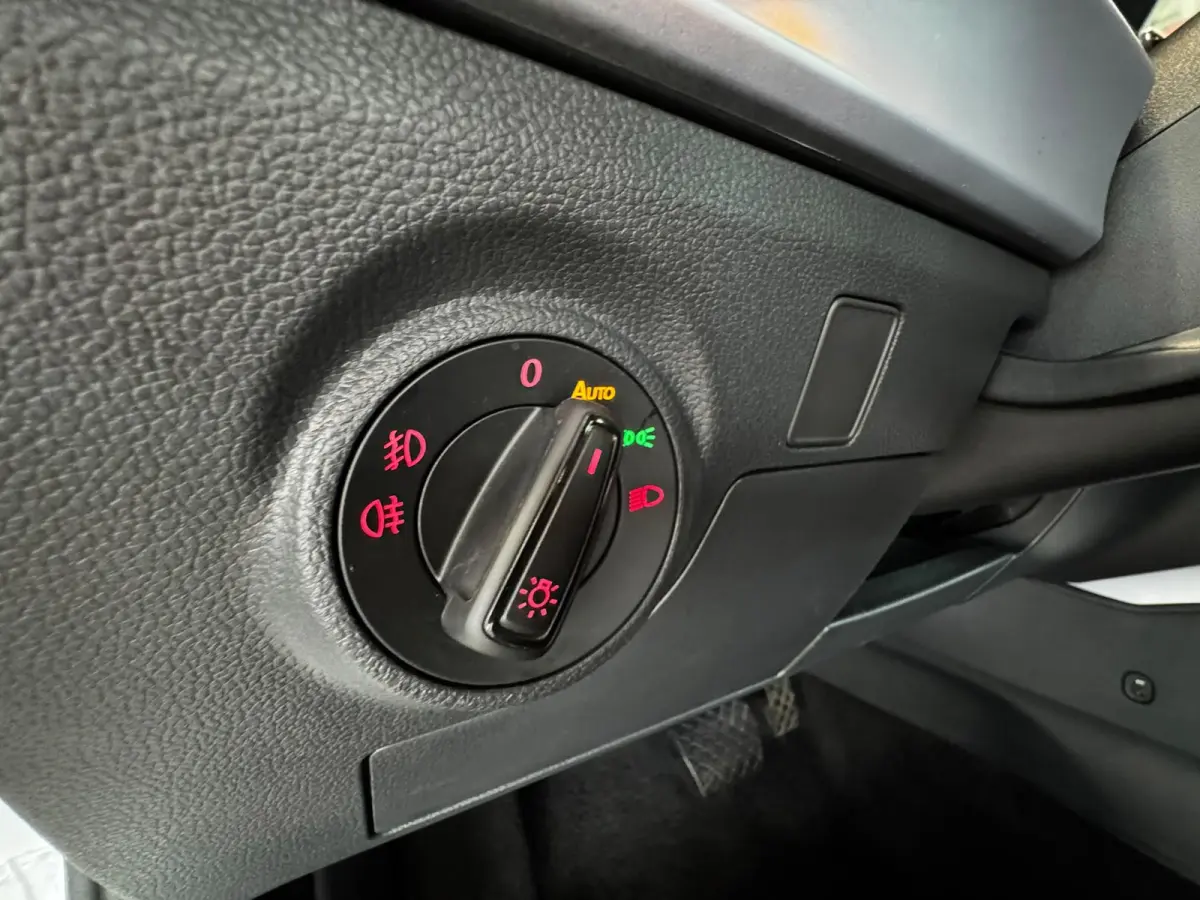 1.0 EcoTSI FR Anniversary*Camera*LED*18''*Keyless*Virtual Cockpit*