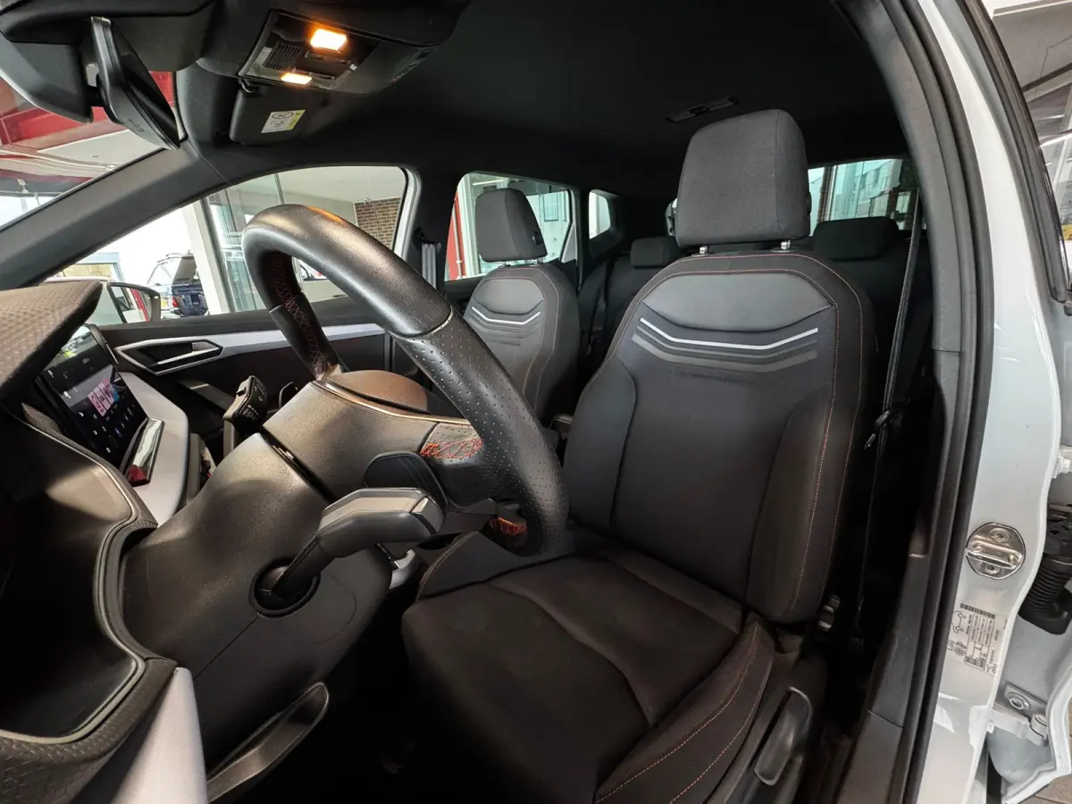 1.0 EcoTSI FR Anniversary*Camera*LED*18''*Keyless*Virtual Cockpit*