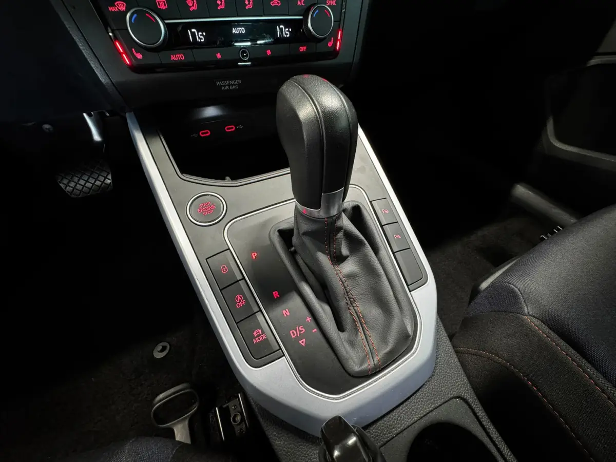 1.0 EcoTSI FR Anniversary*Camera*LED*18''*Keyless*Virtual Cockpit*