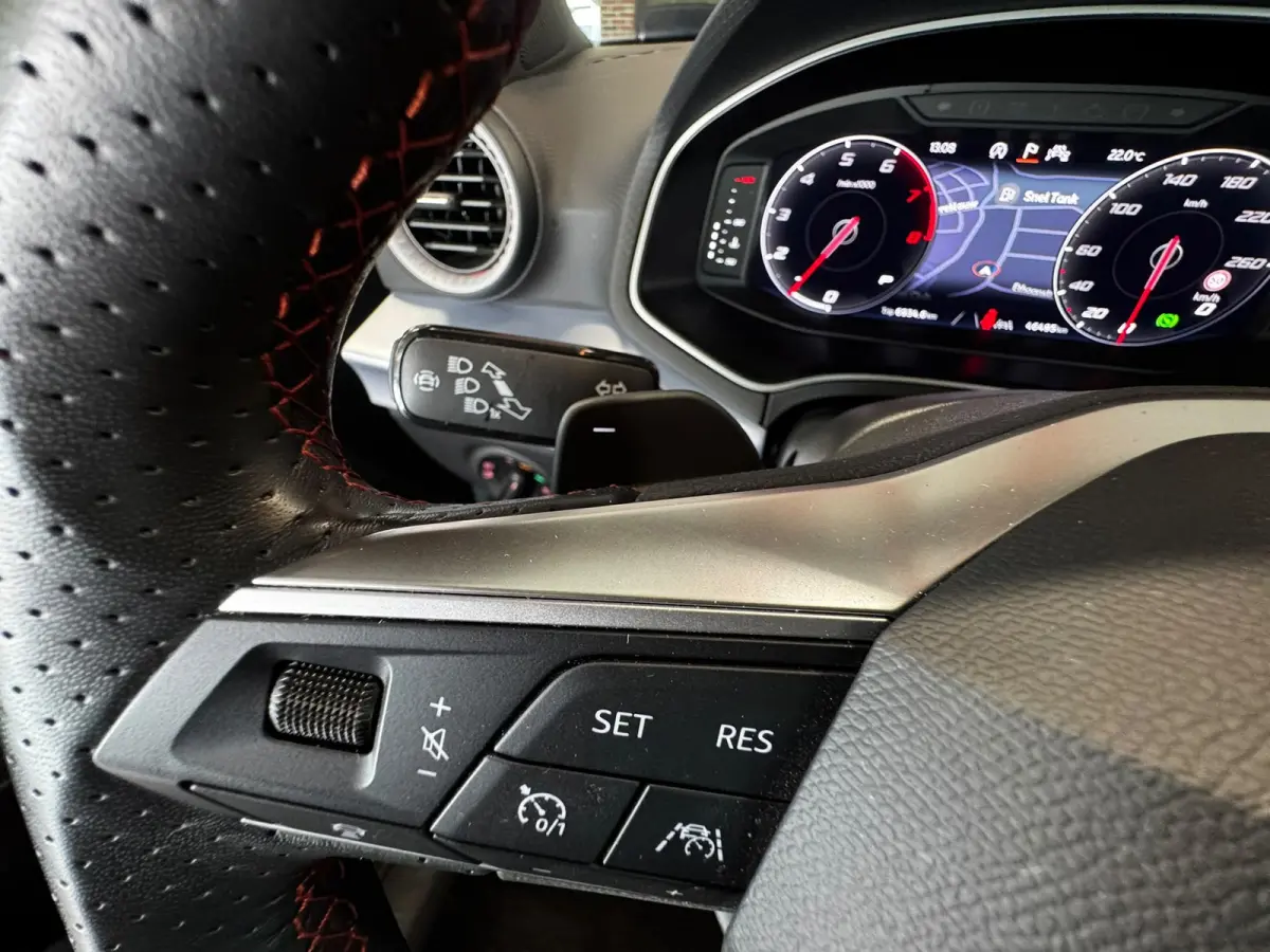1.0 EcoTSI FR Anniversary*Camera*LED*18''*Keyless*Virtual Cockpit*