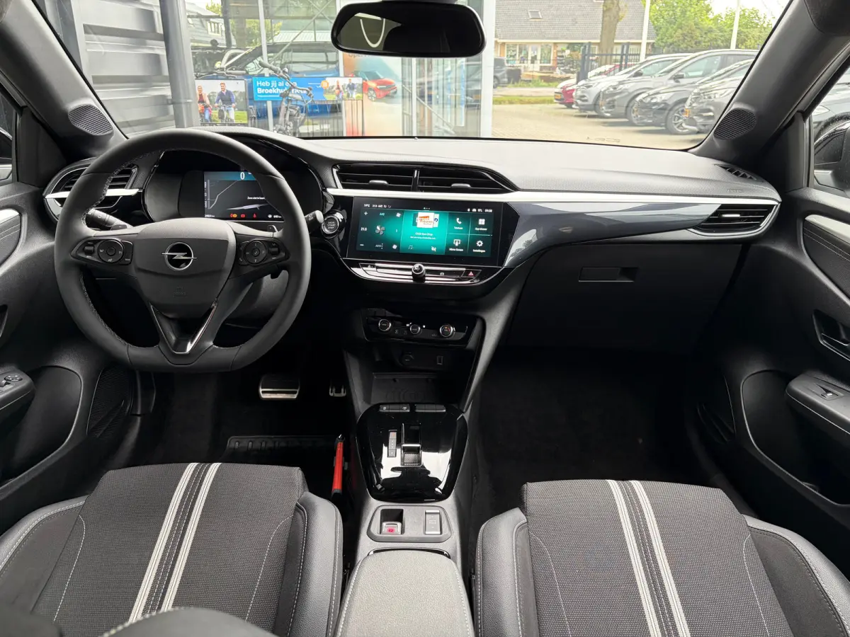 1.2 Turbo Hybrid 145 PK GS | DODEHOEK DETECTIE| DRAADLOZE TELEFOONLADER| KEYLESS ENTRY/START| NAVIGATIE + APPLE CARPLAY/ANDROID AUTO| CAMERA + PARKEERSENSOREN| 16" LM-VELGEN| DAB| ELEC. CLIM