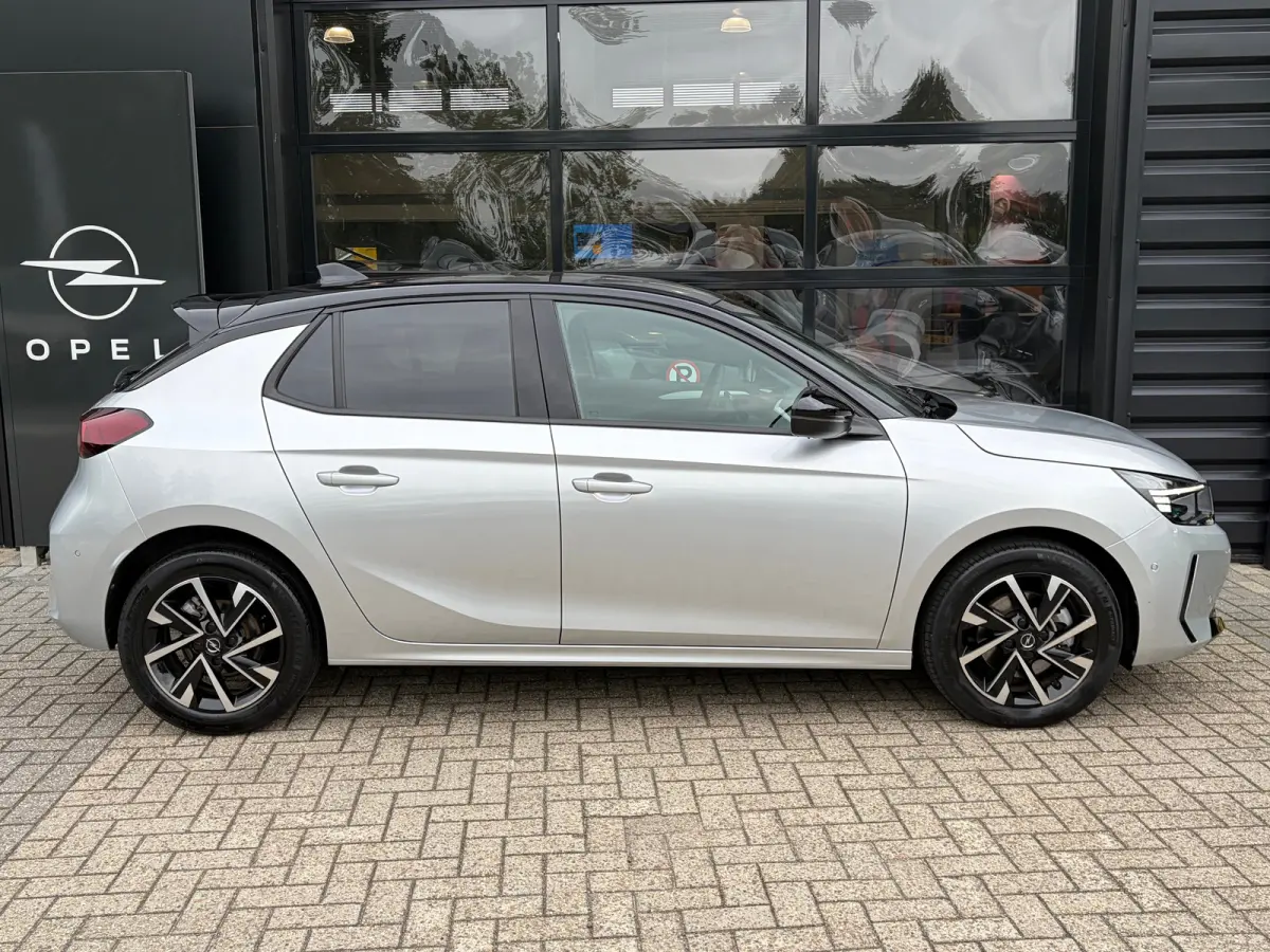 1.2 Turbo Hybrid 145 PK GS | DODEHOEK DETECTIE| DRAADLOZE TELEFOONLADER| KEYLESS ENTRY/START| NAVIGATIE + APPLE CARPLAY/ANDROID AUTO| CAMERA + PARKEERSENSOREN| 16" LM-VELGEN| DAB| ELEC. CLIM