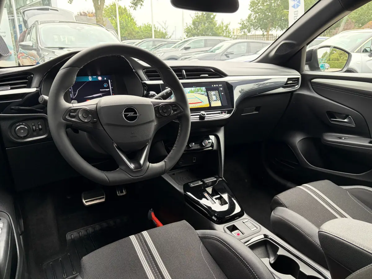 1.2 Turbo Hybrid 145 PK GS | DODEHOEK DETECTIE| DRAADLOZE TELEFOONLADER| KEYLESS ENTRY/START| NAVIGATIE + APPLE CARPLAY/ANDROID AUTO| CAMERA + PARKEERSENSOREN| 16" LM-VELGEN| DAB| ELEC. CLIM