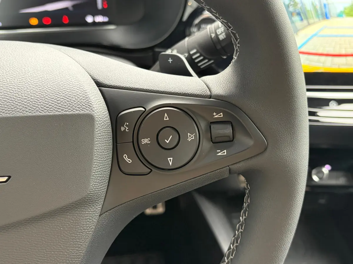 1.2 Turbo Hybrid 145 PK GS | DODEHOEK DETECTIE| DRAADLOZE TELEFOONLADER| KEYLESS ENTRY/START| NAVIGATIE + APPLE CARPLAY/ANDROID AUTO| CAMERA + PARKEERSENSOREN| 16" LM-VELGEN| DAB| ELEC. CLIM