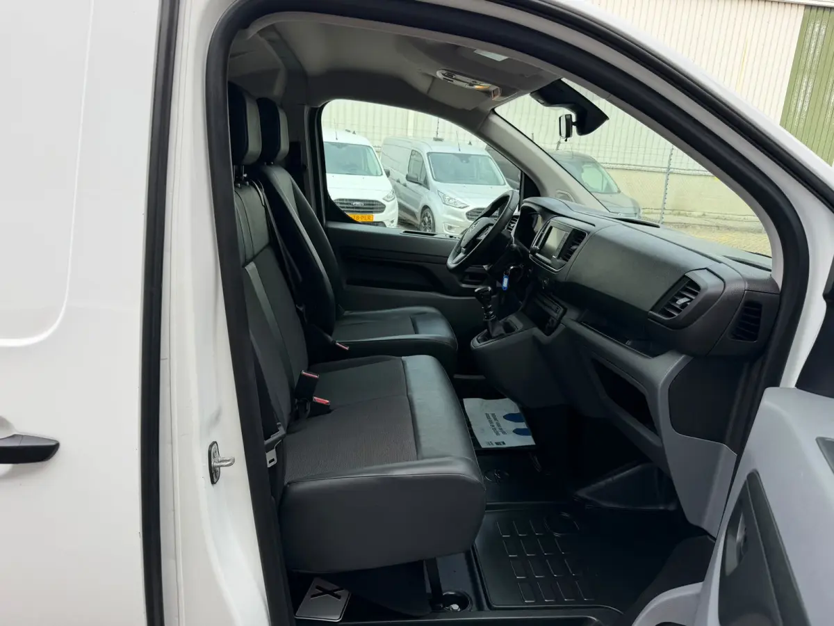 2.0 CDTI L3H1 Edition / Trekhaak / App connect / Camera / Laadruimte inrichting