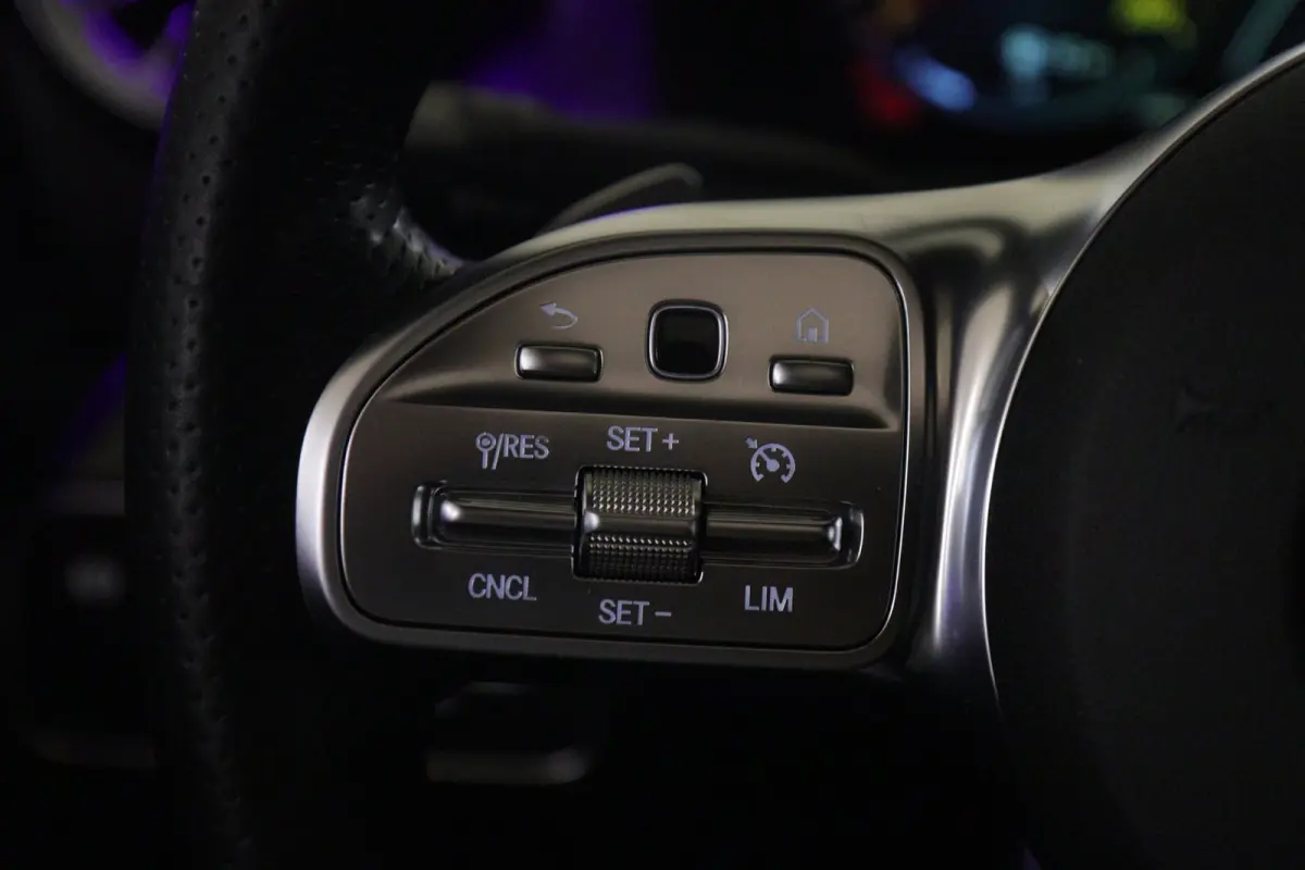 250 e Premium Plus AMG NIGHT PAKKET PANO/BLACKSTYLE/CARPLAY/CAM/BOMVOL