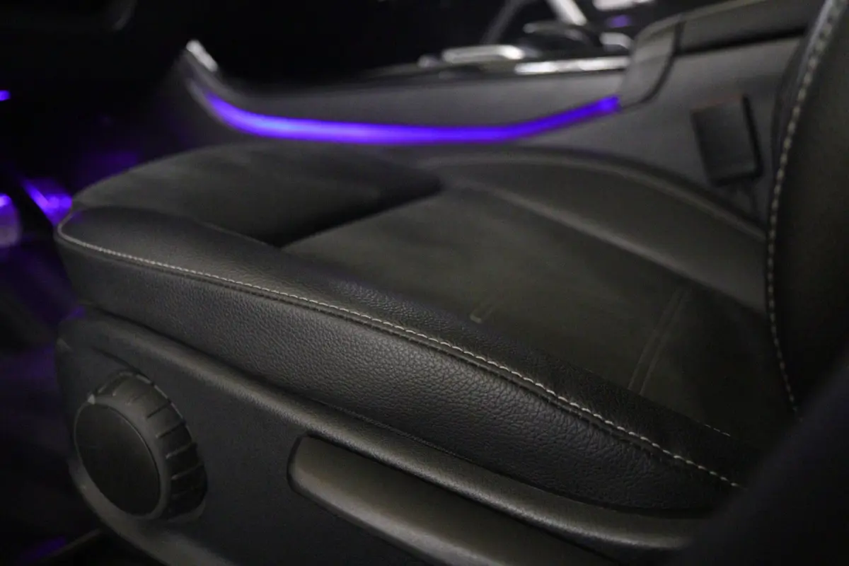 250 e Premium Plus AMG NIGHT PAKKET PANO/BLACKSTYLE/CARPLAY/CAM/BOMVOL