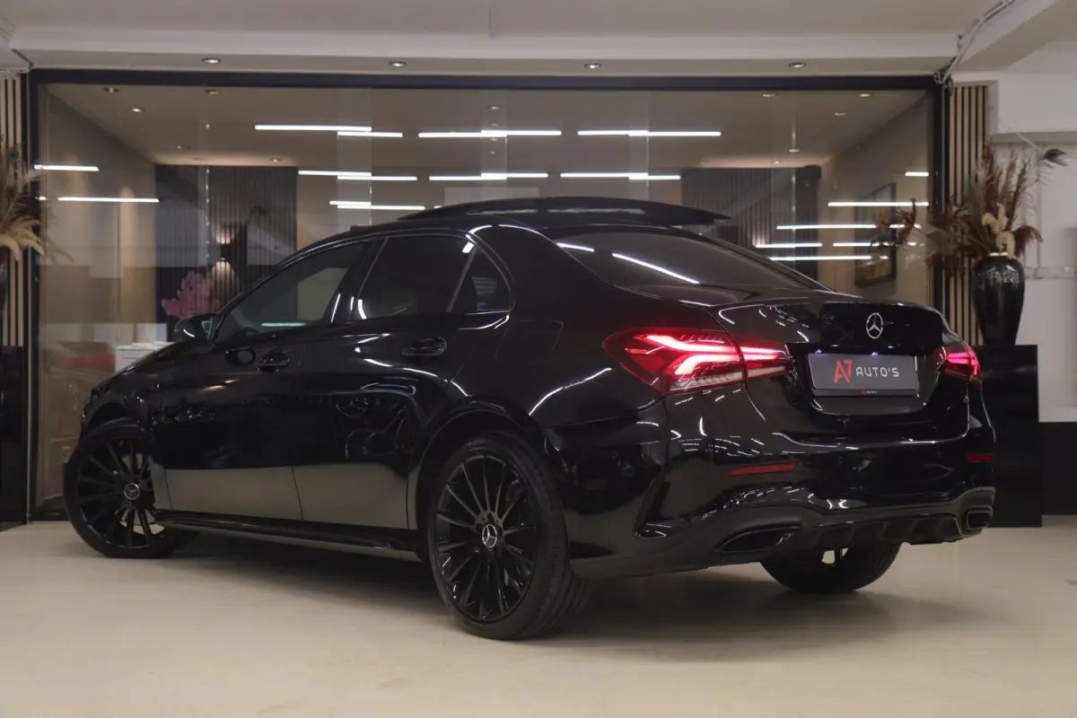250 e Premium Plus AMG NIGHT PAKKET PANO/BLACKSTYLE/CARPLAY/CAM/BOMVOL