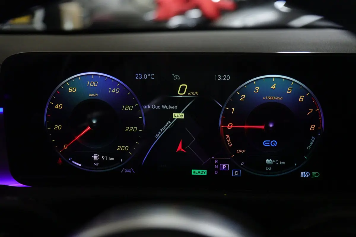 250 e Premium Plus AMG NIGHT PAKKET PANO/BLACKSTYLE/CARPLAY/CAM/BOMVOL