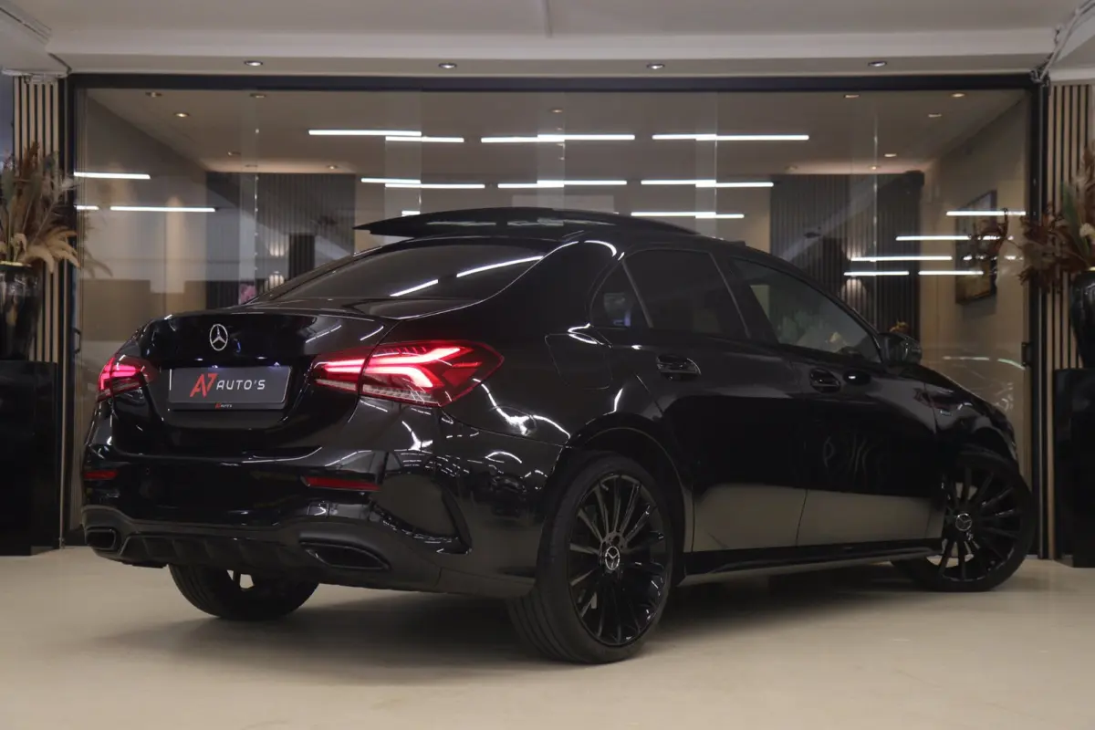250 e Premium Plus AMG NIGHT PAKKET PANO/BLACKSTYLE/CARPLAY/CAM/BOMVOL