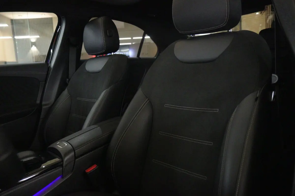 250 e Premium Plus AMG NIGHT PAKKET PANO/BLACKSTYLE/CARPLAY/CAM/BOMVOL