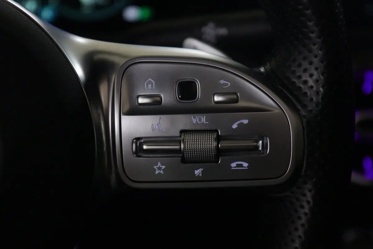 250 e Premium Plus AMG NIGHT PAKKET PANO/BLACKSTYLE/CARPLAY/CAM/BOMVOL