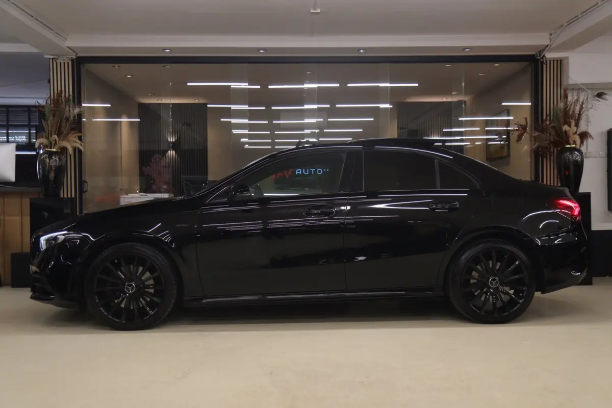 250 e Premium Plus AMG NIGHT PAKKET PANO/BLACKSTYLE/CARPLAY/CAM/BOMVOL