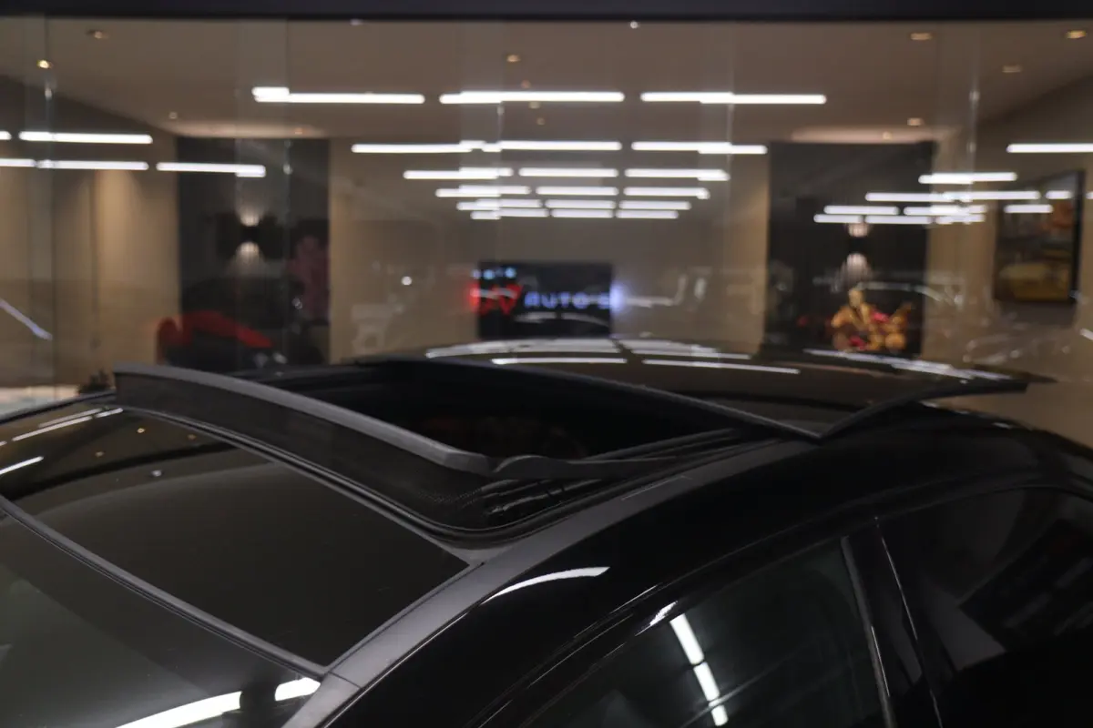 250 e Premium Plus AMG NIGHT PAKKET PANO/BLACKSTYLE/CARPLAY/CAM/BOMVOL