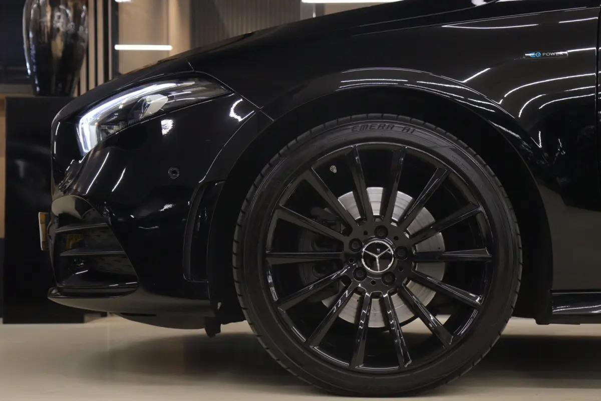250 e Premium Plus AMG NIGHT PAKKET PANO/BLACKSTYLE/CARPLAY/CAM/BOMVOL