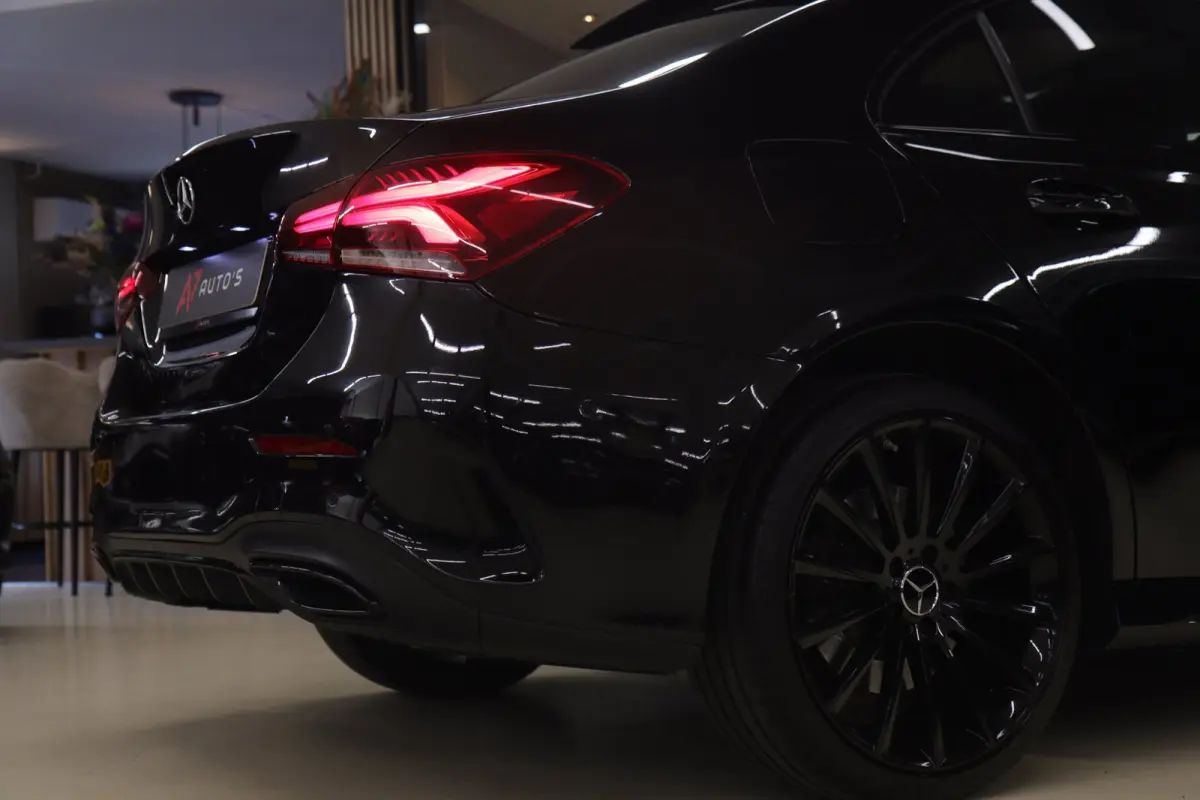 250 e Premium Plus AMG NIGHT PAKKET PANO/BLACKSTYLE/CARPLAY/CAM/BOMVOL