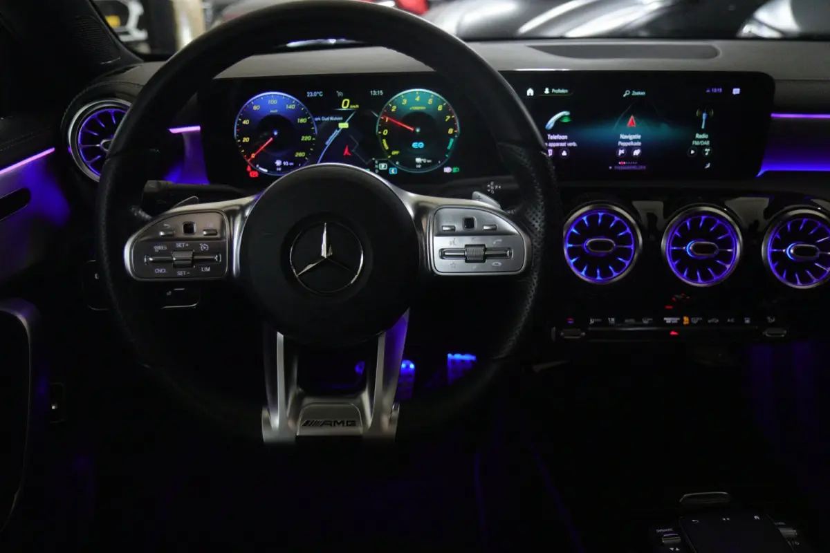 250 e Premium Plus AMG NIGHT PAKKET PANO/BLACKSTYLE/CARPLAY/CAM/BOMVOL