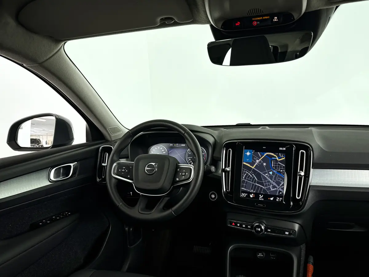 T2 Business Pro | Parkeercamera | Stoel- en Stuurverwarming | Cruise control | Navigatie