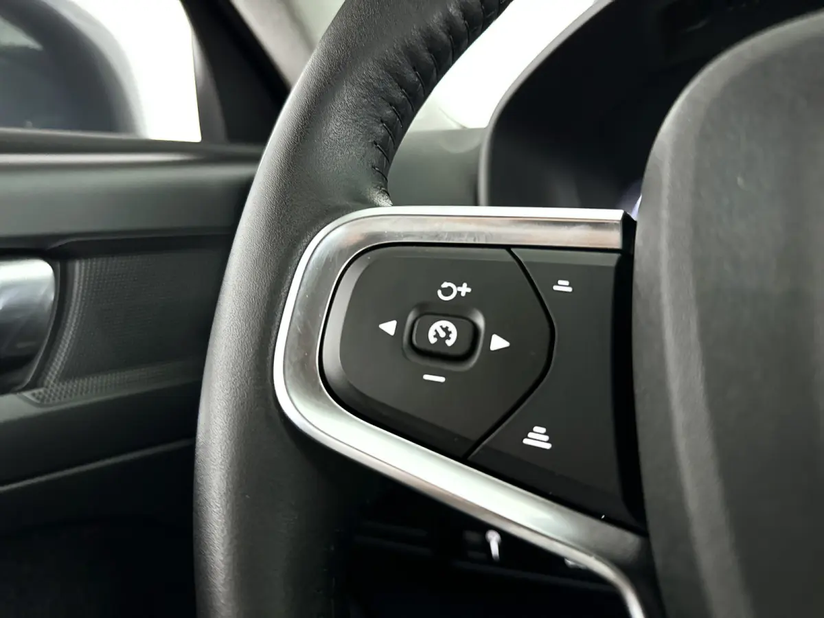 T2 Business Pro | Parkeercamera | Stoel- en Stuurverwarming | Cruise control | Navigatie