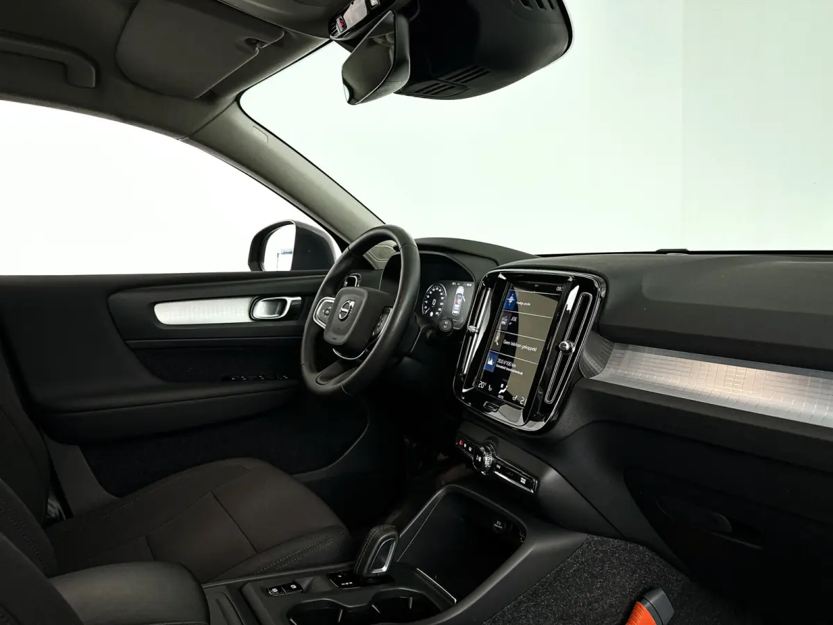 T2 Business Pro | Parkeercamera | Stoel- en Stuurverwarming | Cruise control | Navigatie