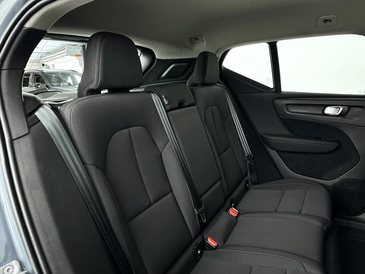 T2 Business Pro | Parkeercamera | Stoel- en Stuurverwarming | Cruise control | Navigatie