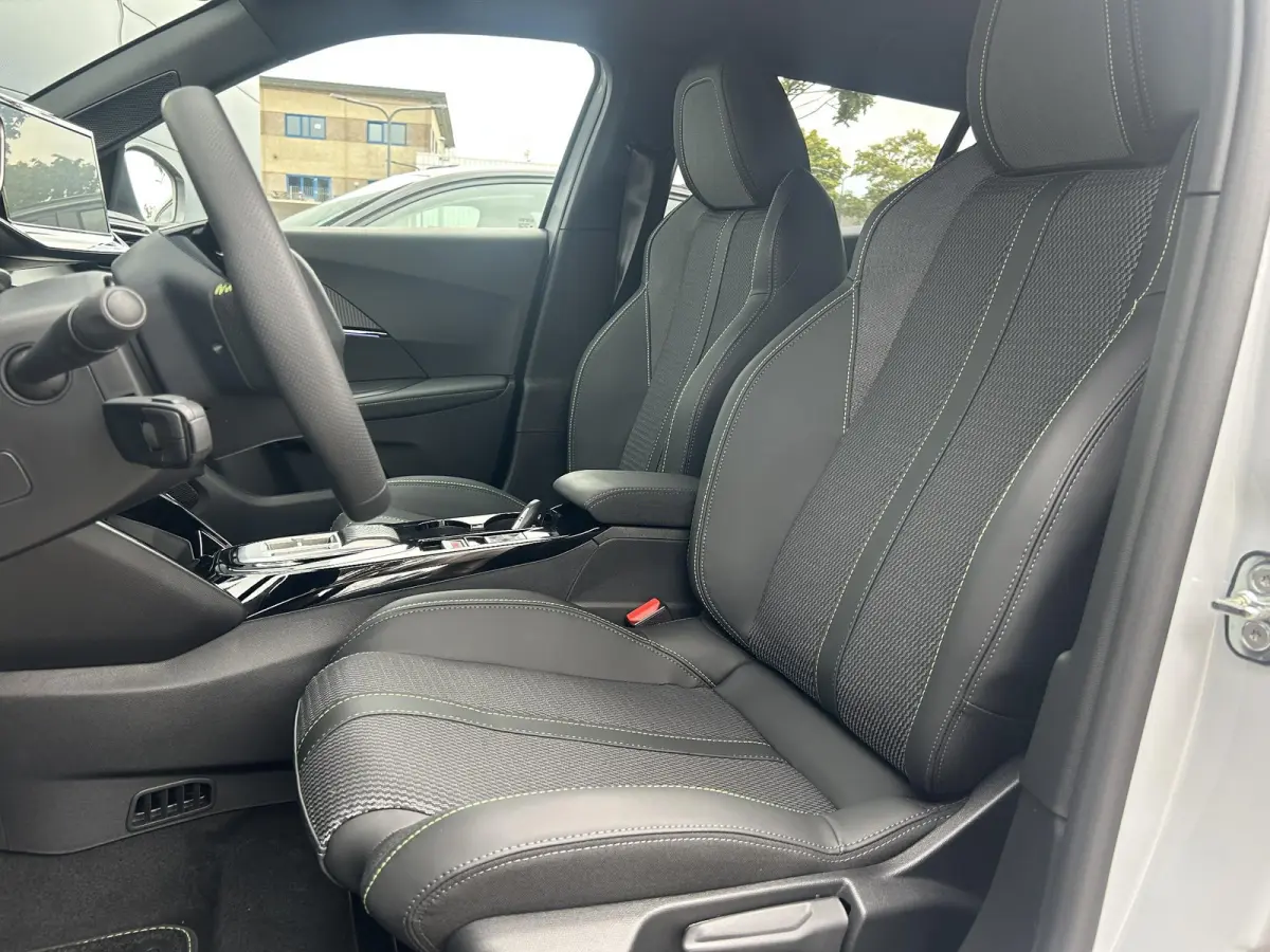 1.2 Hybrid 145 GT | Camera | Adaptieve Cruise Control | EVISSA velgen | Navigatie | Apple Carplay/Android Auto