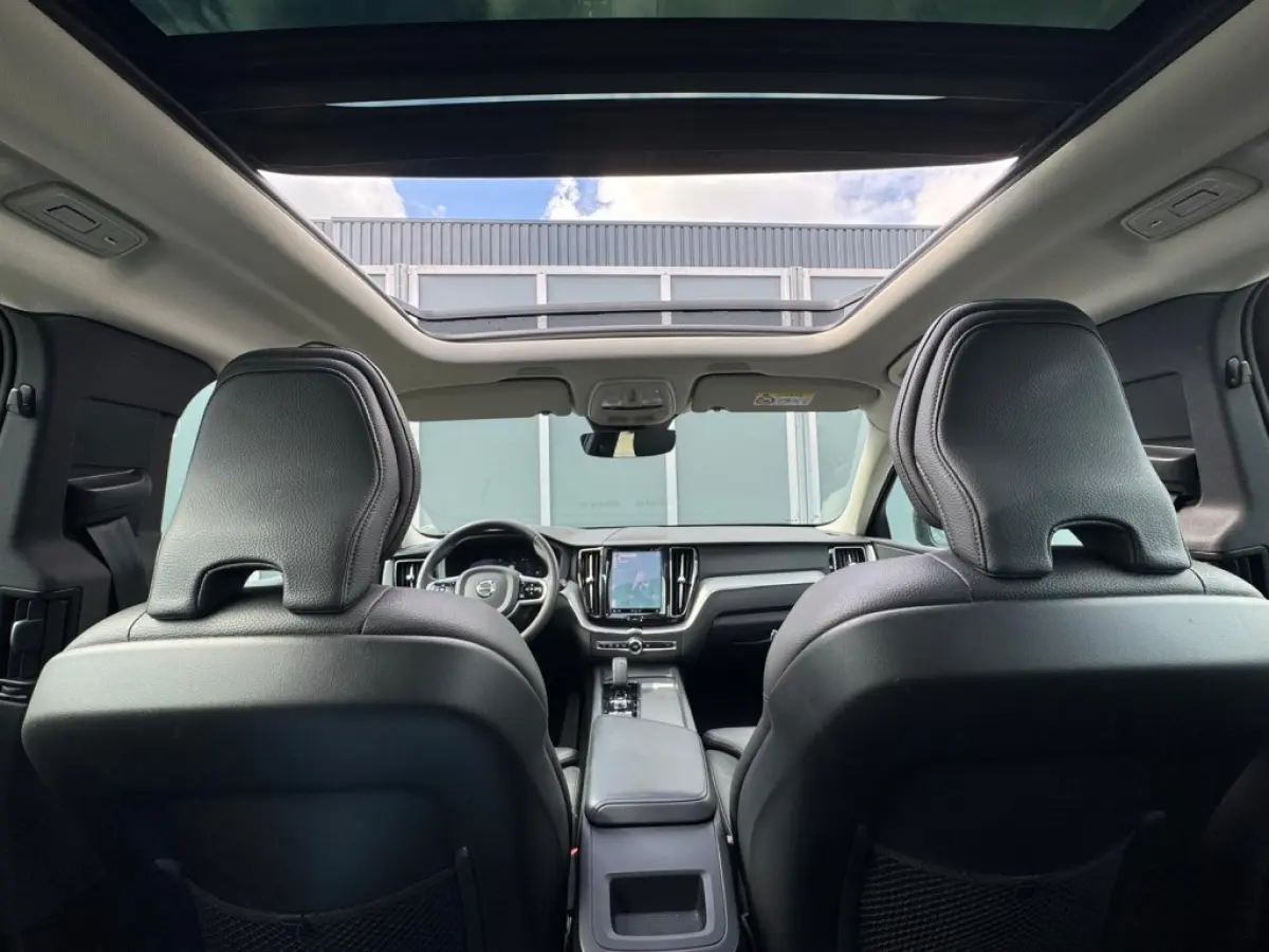 2.0 T6 Plug-in hybrid AWD Plus Dark | Pano | ACC | Leer