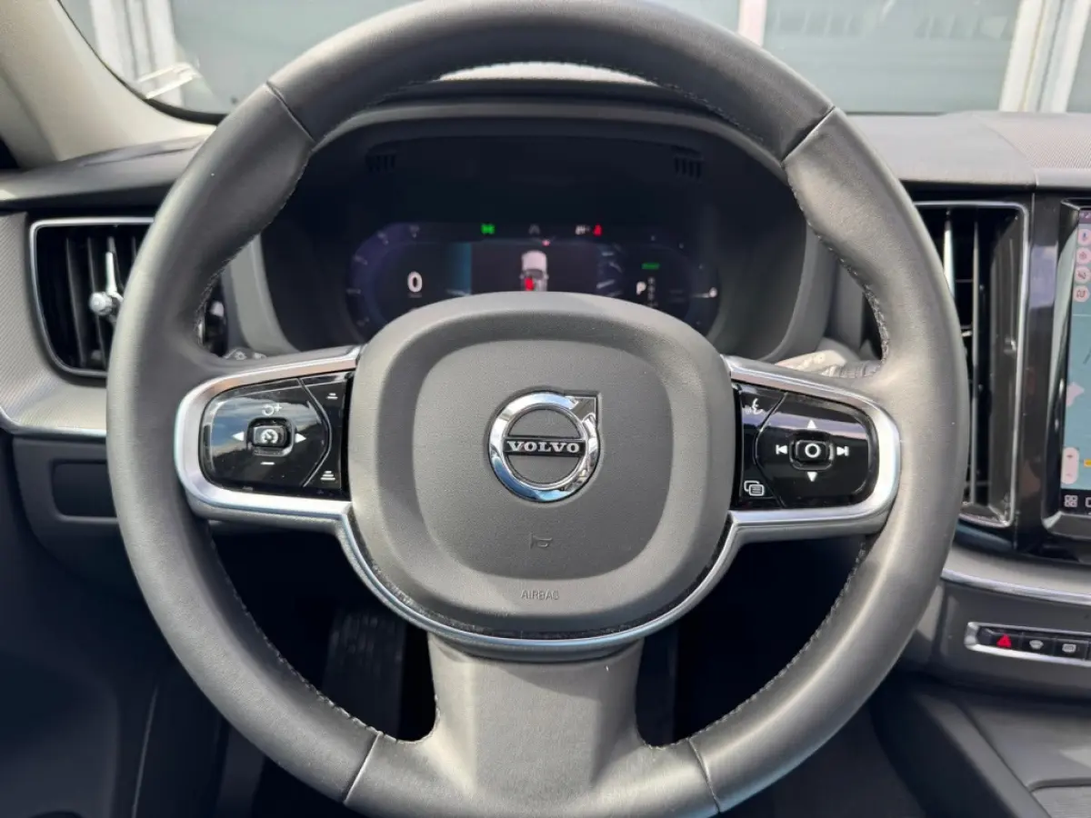 2.0 T6 Plug-in hybrid AWD Plus Dark | Pano | ACC | Leer