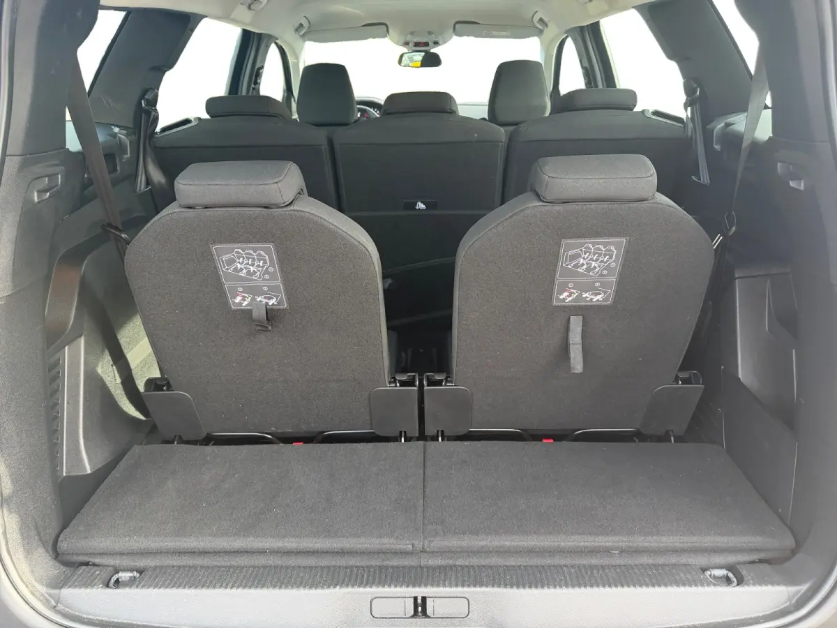1.2 PureTech Active Pack Business- 7 Pers, Nap 57dkm, Carplay, Android Auto, Camera, Keyless