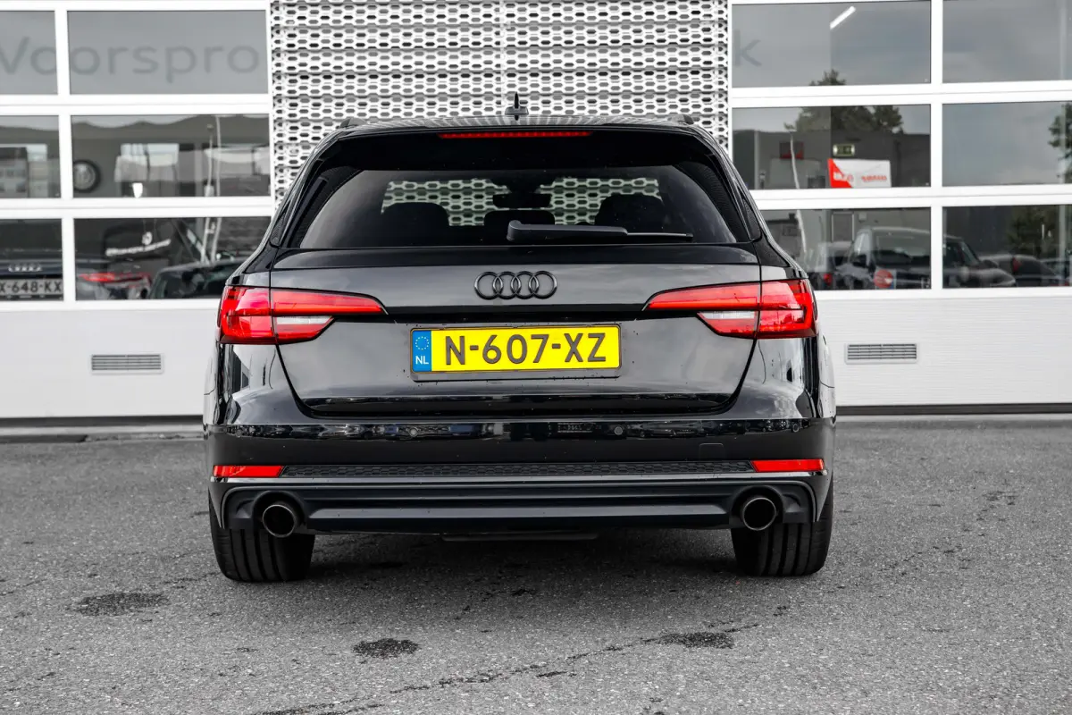 2.0 TFSI MHEV Sport S line black edition | Trekhaak | Sensoren voor + achter | | Alarm klasse 3 | Extra getint glas | LED achterlichten