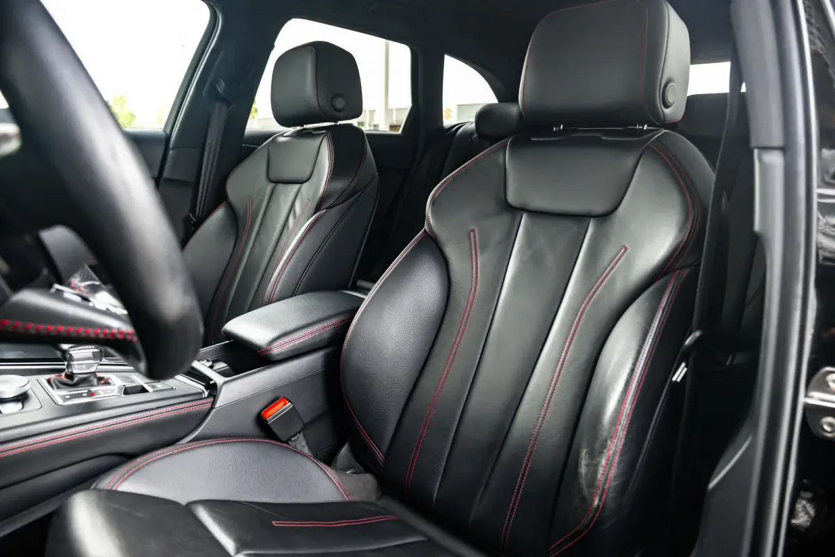 2.0 TFSI MHEV Sport S line black edition | Trekhaak | Sensoren voor + achter | | Alarm klasse 3 | Extra getint glas | LED achterlichten