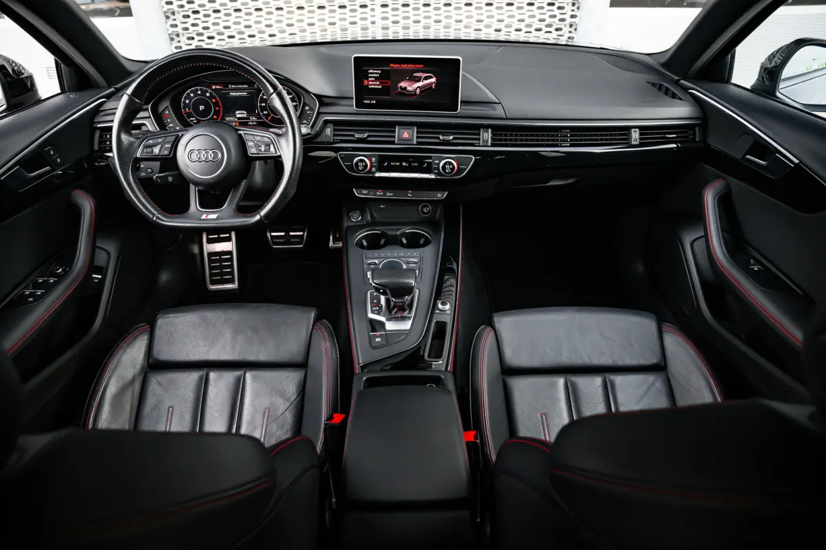 2.0 TFSI MHEV Sport S line black edition | Trekhaak | Sensoren voor + achter | | Alarm klasse 3 | Extra getint glas | LED achterlichten