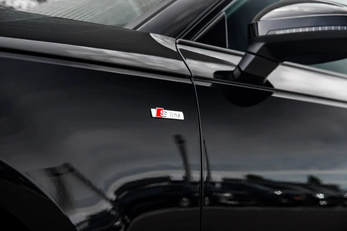 2.0 TFSI MHEV Sport S line black edition | Trekhaak | Sensoren voor + achter | | Alarm klasse 3 | Extra getint glas | LED achterlichten