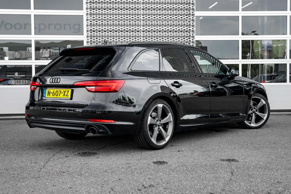 2.0 TFSI MHEV Sport S line black edition | Trekhaak | Sensoren voor + achter | | Alarm klasse 3 | Extra getint glas | LED achterlichten