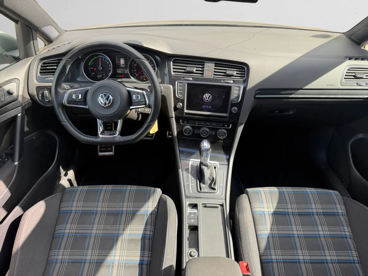 1.4 TSI 204pk GTE Aut- Panoramadak, Xenon Led, Dealer Onderhouden, Privacy Glass