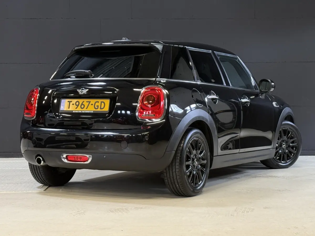 1.5 Cooper Chili Serious Business | Stoelverwarming | Sportstoelen | Clima | Cruise