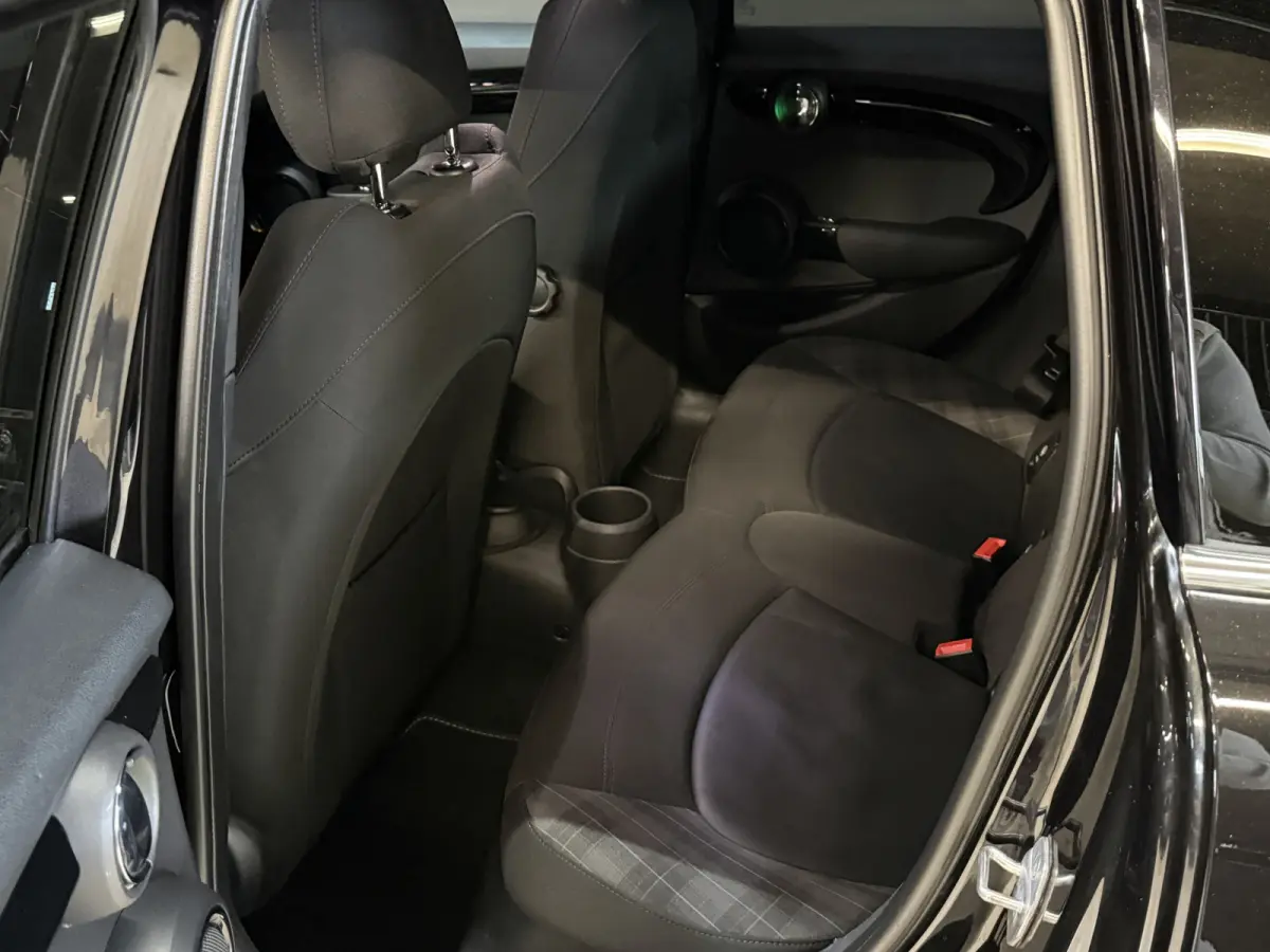 1.5 Cooper Chili Serious Business | Stoelverwarming | Sportstoelen | Clima | Cruise