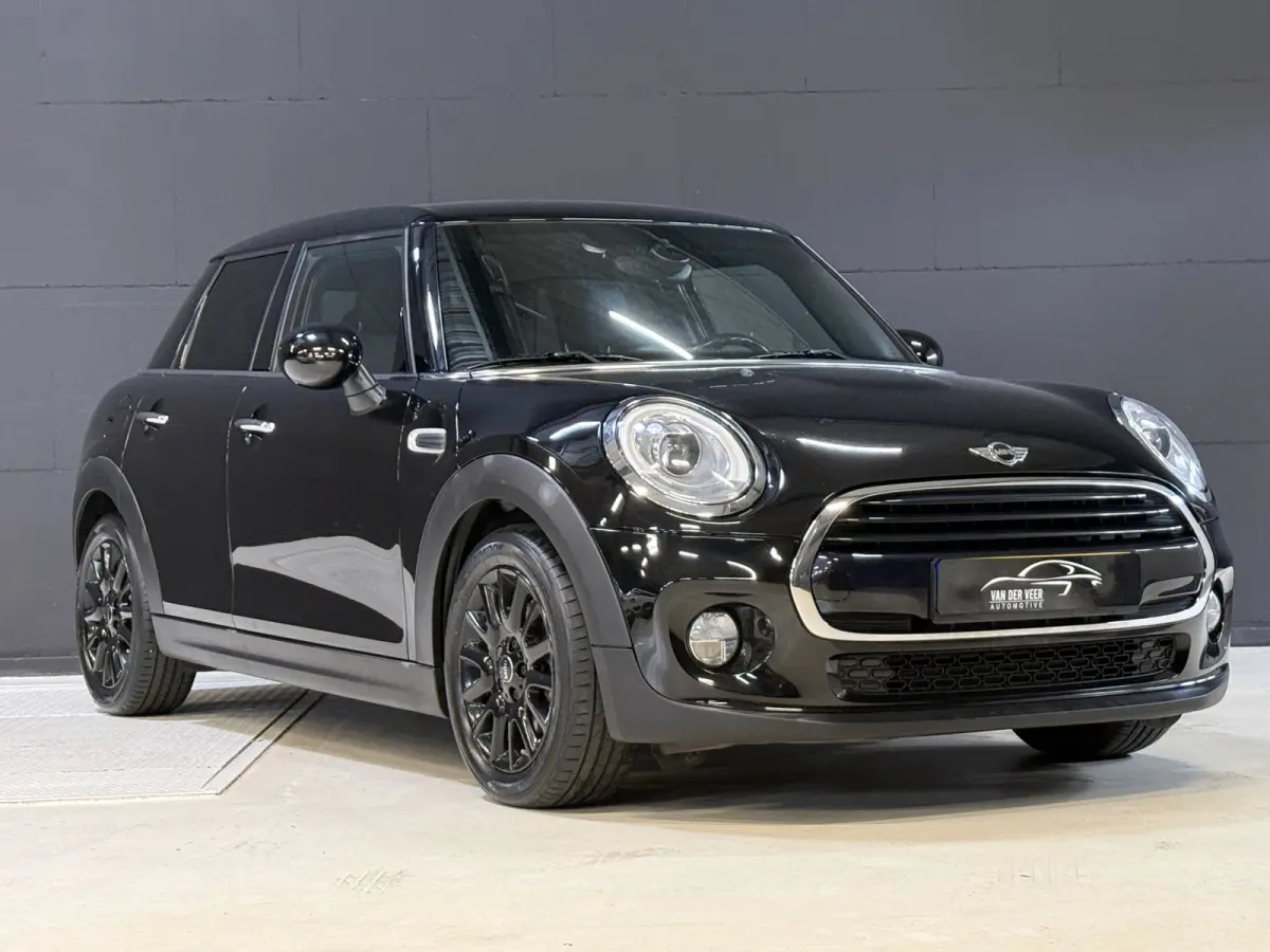 1.5 Cooper Chili Serious Business | Stoelverwarming | Sportstoelen | Clima | Cruise