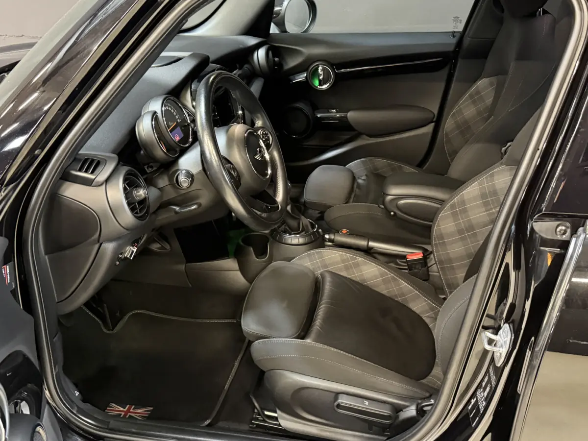1.5 Cooper Chili Serious Business | Stoelverwarming | Sportstoelen | Clima | Cruise