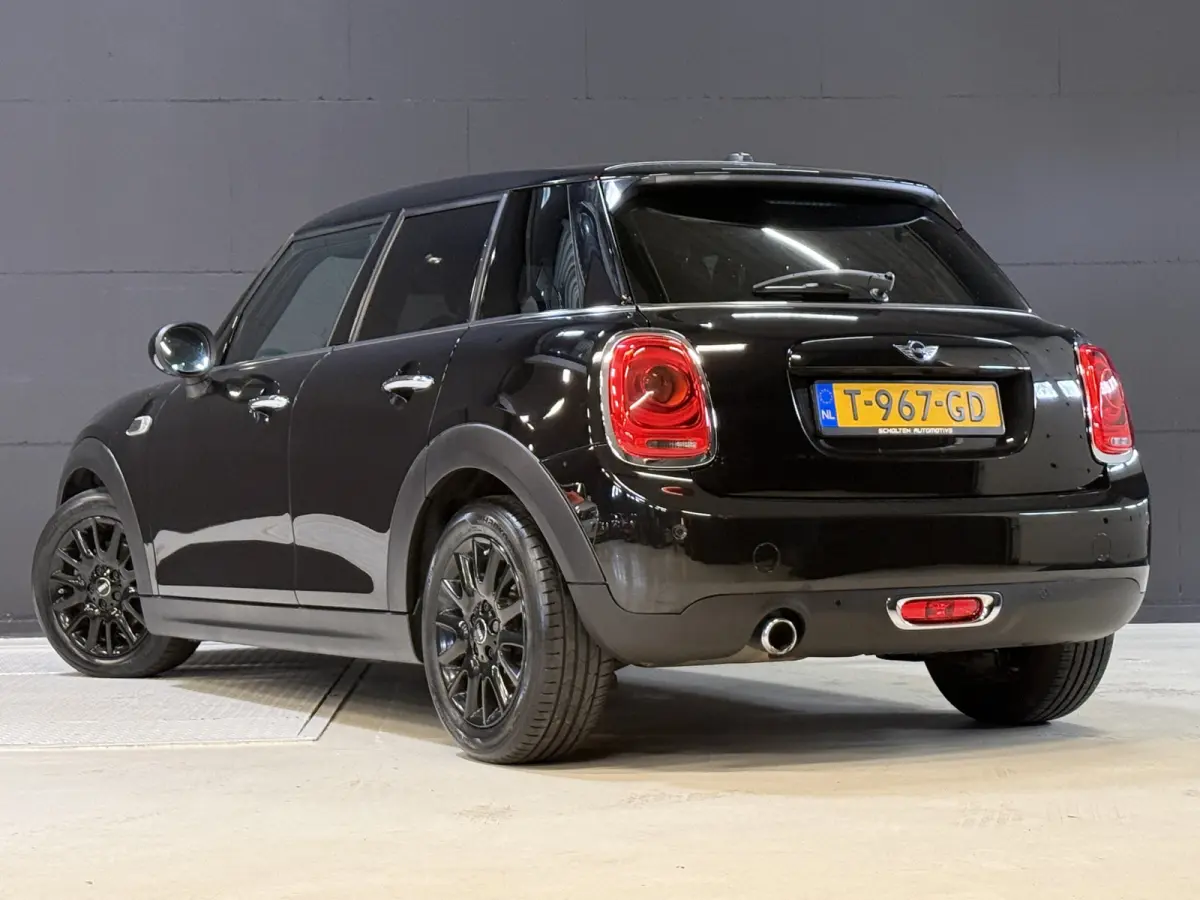 1.5 Cooper Chili Serious Business | Stoelverwarming | Sportstoelen | Clima | Cruise