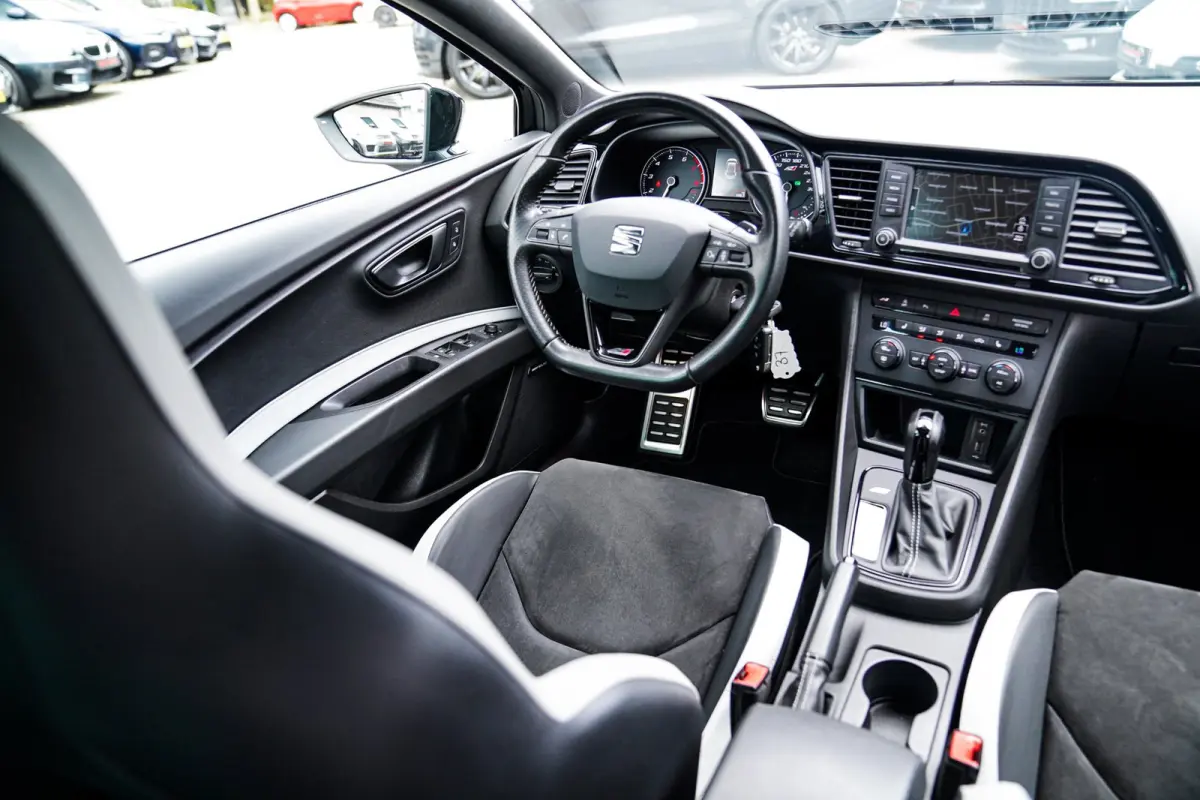 2.0 TSI Cupra 280 | Stoelverwarming | Panorama dak | Alcantara sportstoelen | Seat Sound | Bluetooth