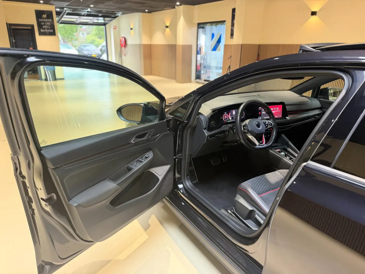 2.0 TSI GTI| 45 JAHRE CLUBSPORT|Nürburgring|Pano|Matrix|Keyless|Blindspot