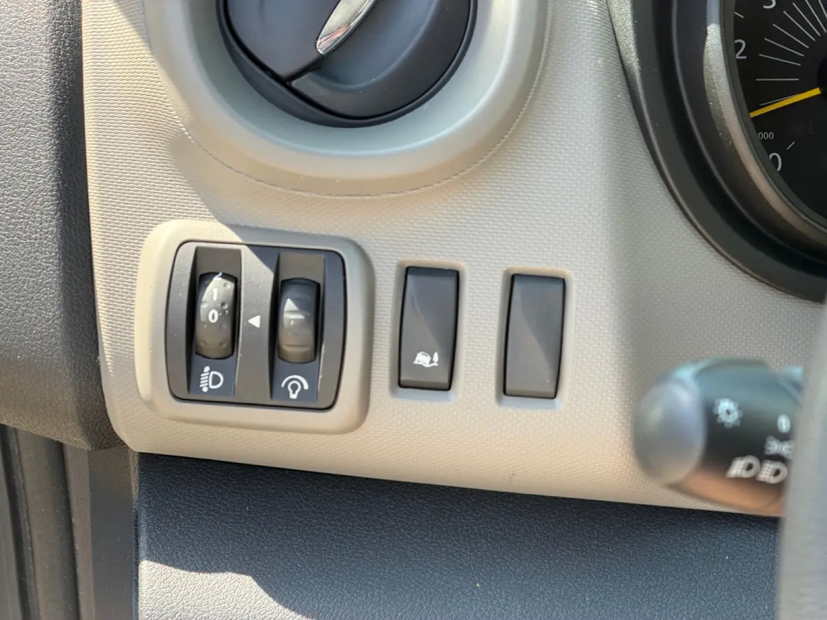 1.6 dCi T29 L2H1 Dubbele Cabine Comfort- Euro 6, Navigatie, Park Assist, Dealer Onderhouden, Cruise