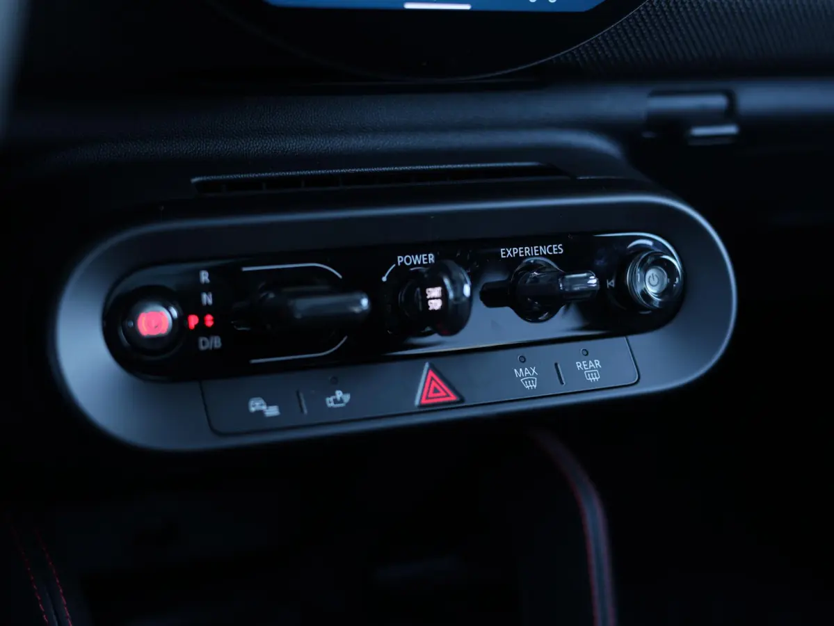 E JCW John Cooper Works L 54.2 kWh | Panorama Dak | Comforttoegang | Parking Assistant Plus | Harman Kardon | Head-Up | Stuur & Stoel Verwarming |