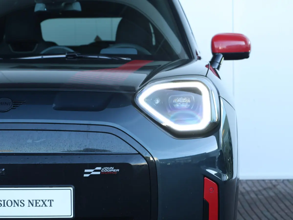 E JCW John Cooper Works L 54.2 kWh | Panorama Dak | Comforttoegang | Parking Assistant Plus | Harman Kardon | Head-Up | Stuur & Stoel Verwarming |