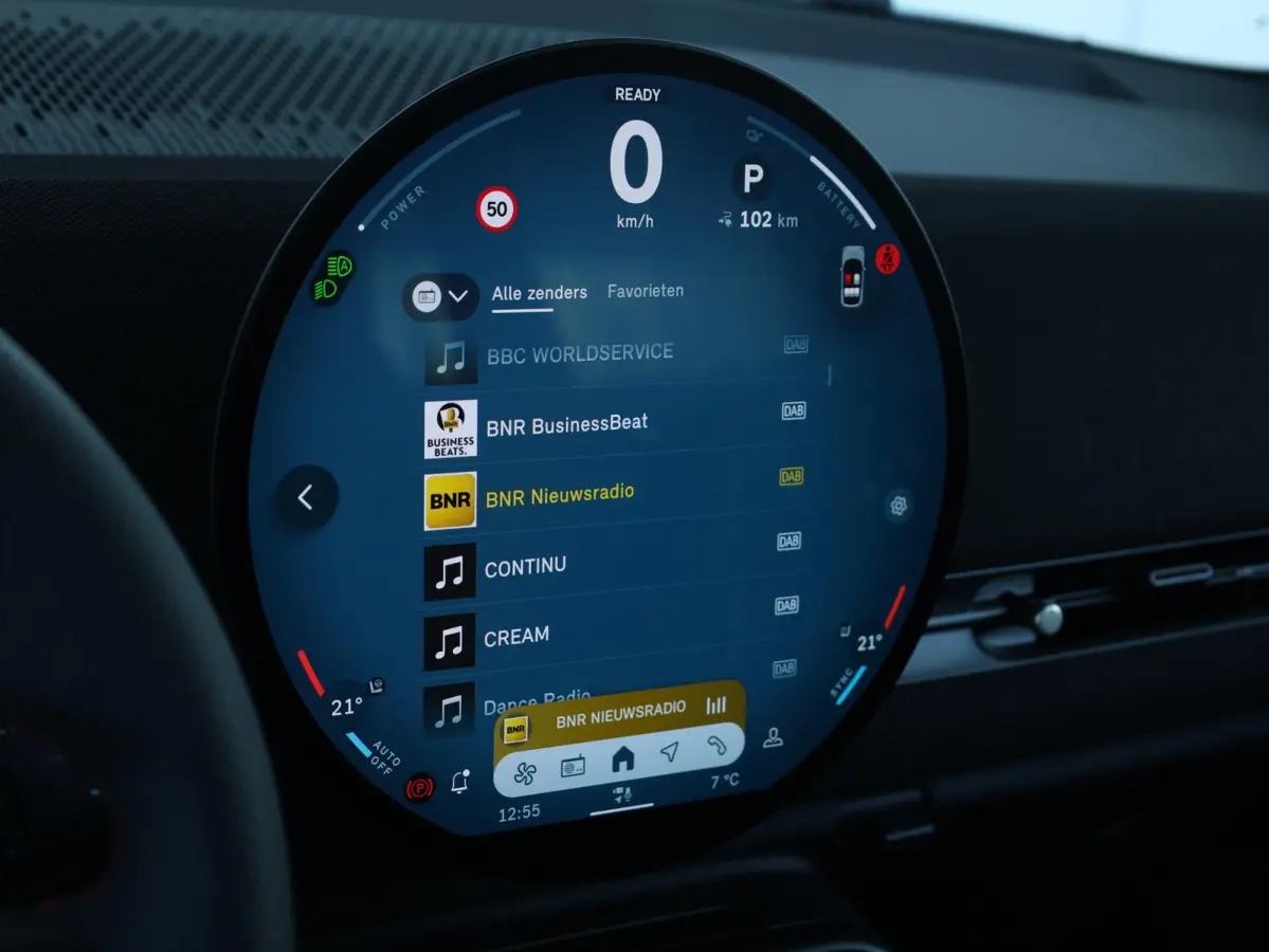 E JCW John Cooper Works L 54.2 kWh | Panorama Dak | Comforttoegang | Parking Assistant Plus | Harman Kardon | Head-Up | Stuur & Stoel Verwarming |