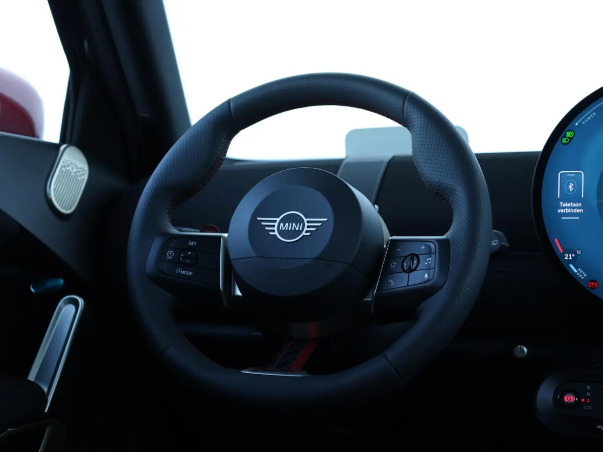 E JCW John Cooper Works L 54.2 kWh | Panorama Dak | Comforttoegang | Parking Assistant Plus | Harman Kardon | Head-Up | Stuur & Stoel Verwarming |