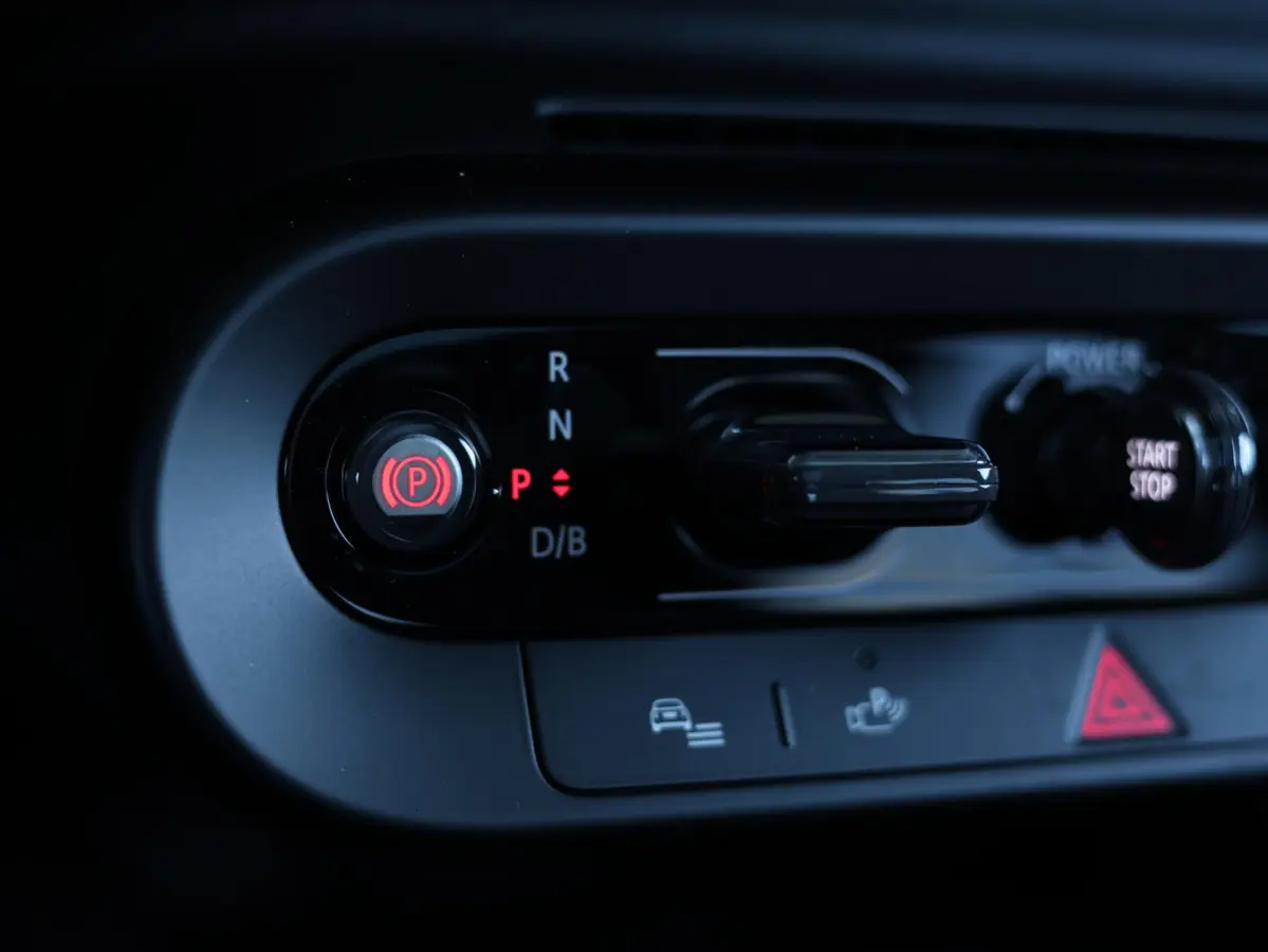 E JCW John Cooper Works L 54.2 kWh | Panorama Dak | Comforttoegang | Parking Assistant Plus | Harman Kardon | Head-Up | Stuur & Stoel Verwarming |